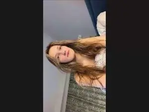 ElwynaBumford  live sex cam