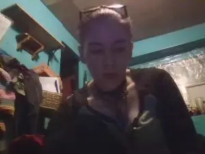 Ladywolf420  live sex cam