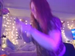 Foxyfaolan  live sex cam