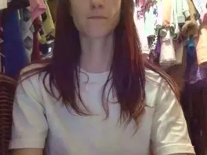 Emmihugs19  live sex cam