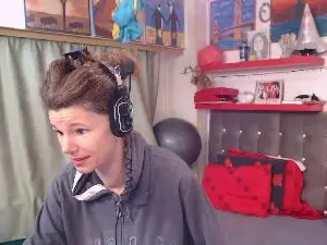 Kellynumber8  live sex cam