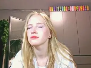 OletaGuderian  live sex cam