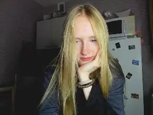 OletaGuderian  live sex cam