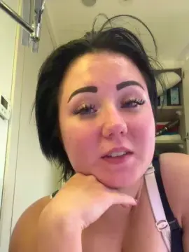 Syndia69  live sex cam