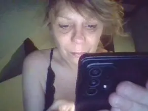 Bijouloulou  live sex cam