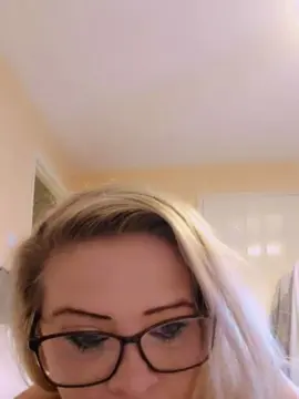 RoxyRampant86  live sex cam