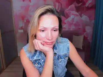 AlinaMoor  live sex cam