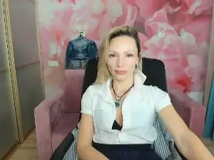 AlinaMoor  live sex cam