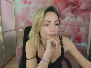 AlinaMoor  live sex cam