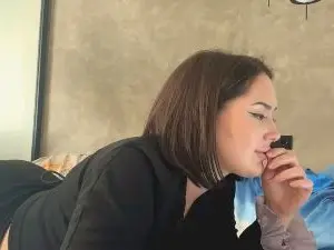 BernieceHolmon  live sex cam