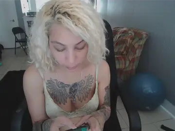 Tattedredd  live sex cam