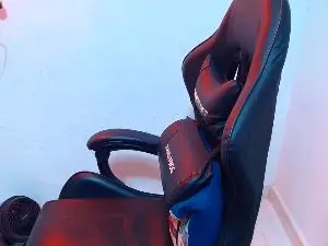 Hotdais  live sex cam