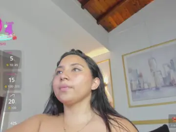 Luccia_smith  live sex cam