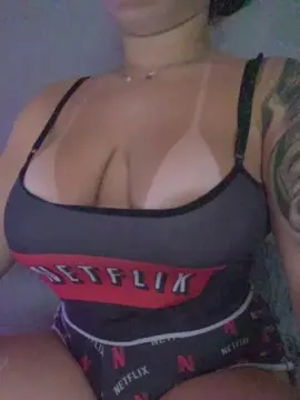 Rainhadafinesse  live sex cam