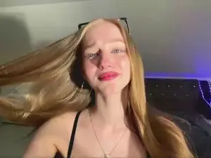 AshleaGiardini  live sex cam