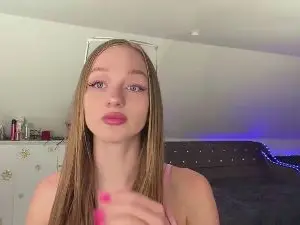 AshleaGiardini  live sex cam
