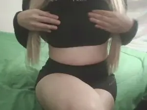 Girlshy25  live sex cam