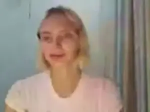 KimiHusseini  live sex cam