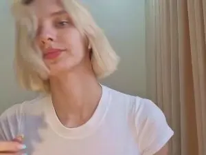 KimiHusseini  live sex cam
