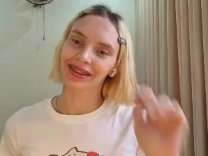 KimiHusseini  live sex cam