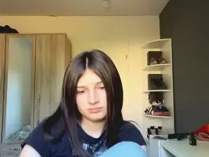 LaviniaStolze  live sex cam