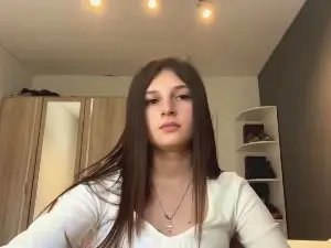 LaviniaStolze  live sex cam