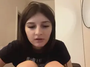 LaviniaStolze  live sex cam