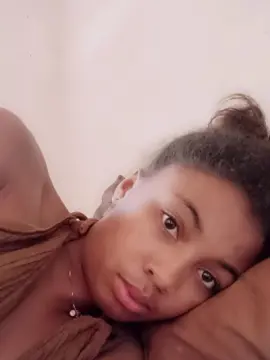 Nayah  live sex cam
