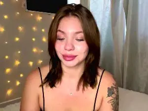 LorieEdinger  live sex cam