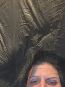 Hineskelli9  live sex cam