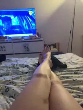 Monella44  live sex cam