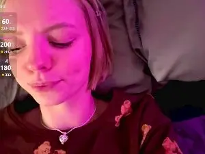 AveryAmstutz  live sex cam