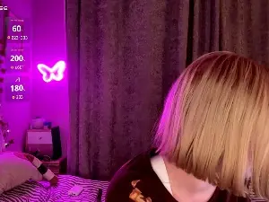 AveryAmstutz  live sex cam