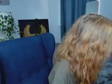 KeeleyBowthorpe  live sex cam
