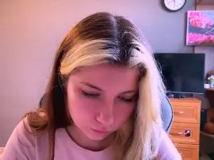 KristenHorwood  live sex cam