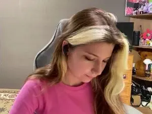 KristenHorwood  live sex cam