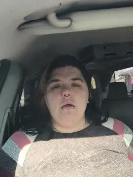 Kikigoddess2  live sex cam
