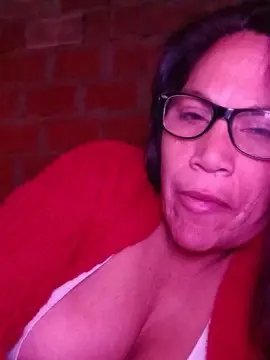 Emilse2  live sex cam