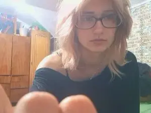 AnhTysdal  live sex cam
