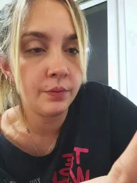 Ayutitaa  live sex cam