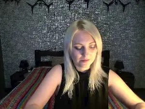 Annagreeneyess  live sex cam