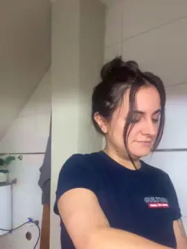 Lola2032  live sex cam