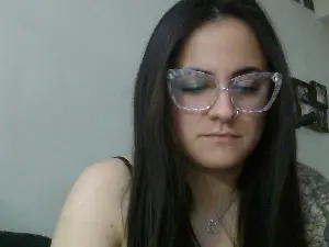 Lola2032  live sex cam