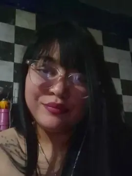 Yamila36  live sex cam