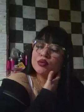 Yamila36  live sex cam
