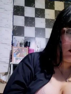 Yamila36  live sex cam