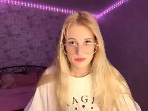 HyonPuzio  live sex cam