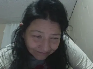 Straichathot  live sex cam