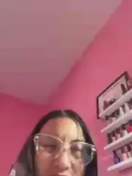 Pucca987  live sex cam