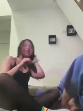 Luuuzbux  live sex cam